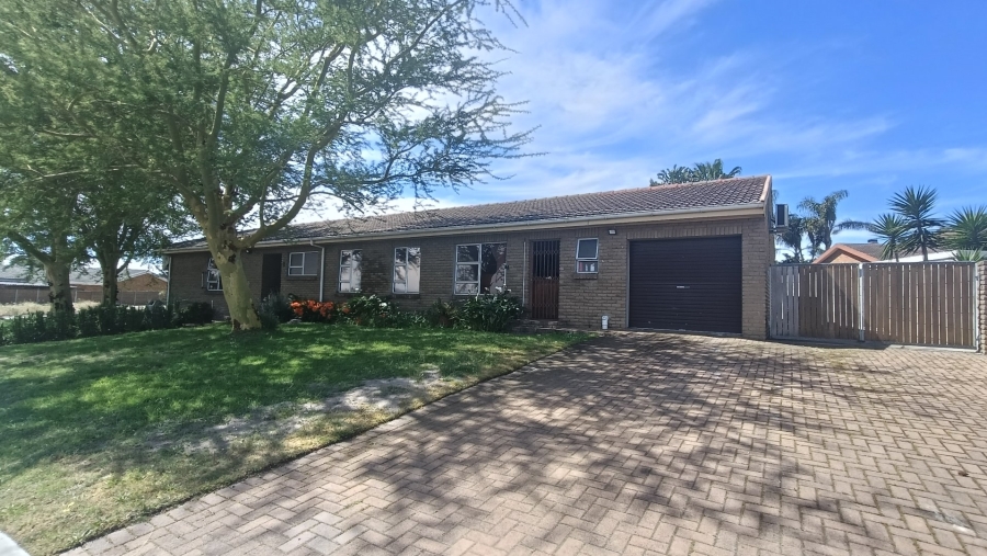 To Let 3 Bedroom Property for Rent in Rouxville Western Cape